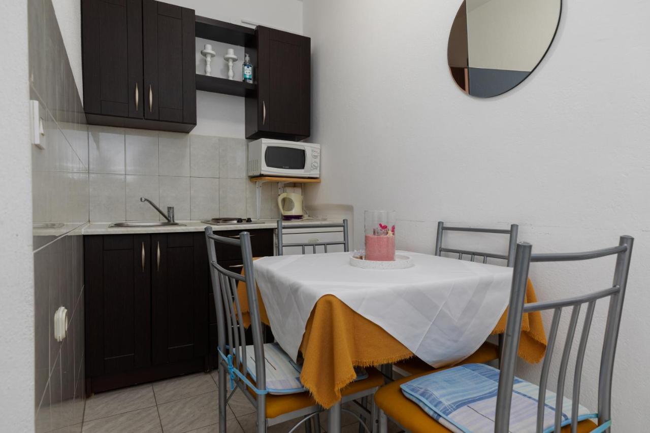 Apartments And Rooms By The Sea Lokva Rogoznica, Omis - 2973 Exterior foto