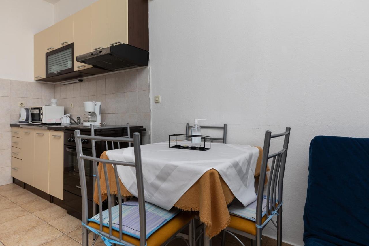 Apartments And Rooms By The Sea Lokva Rogoznica, Omis - 2973 Exterior foto